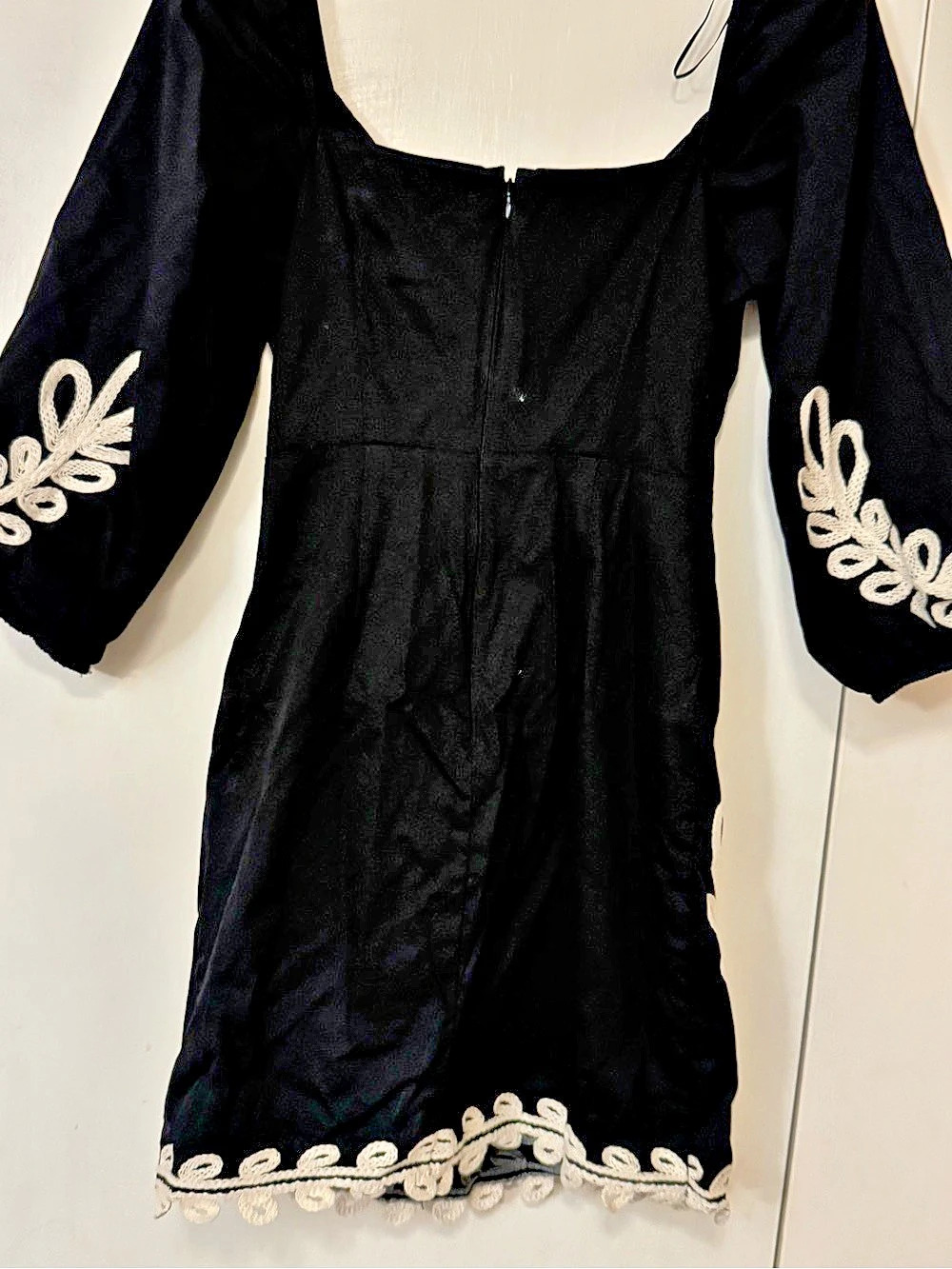 H&Medium Embroidery-detail Dress Black & White Mini Dress Size Medium